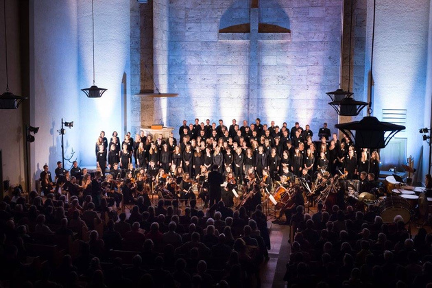 Beleuchtug Chorkonzert Petruskirche Bern