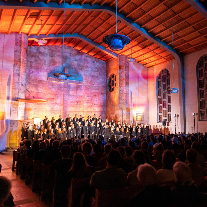 Beleuchtug Chorkonzert Petruskirche Bern